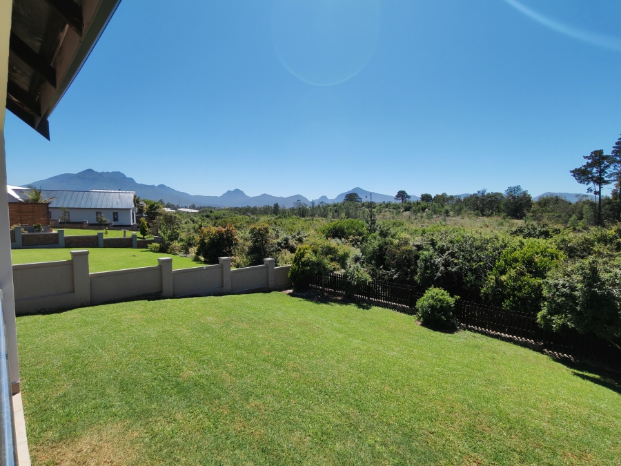 3 Bedroom Property for Sale in Kraaibosch Western Cape